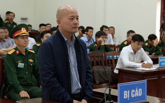 Đinh Ngọc Hệ (tức Út “trọc”), nguyên Chủ tịch HĐQT, nguyên Tổng Giám đốc Công ty Thái Sơn đã bị khởi tố, đưa ra xét xử.
