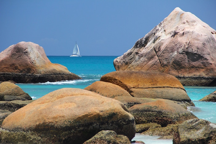Quốc đảo Seychelles là một trong những khu vực pháp lý nước ngoài tốt nhất cho các tập đoàn. Nước này cũng có hộ chiếu mạnh nhất ở châu Phi.
