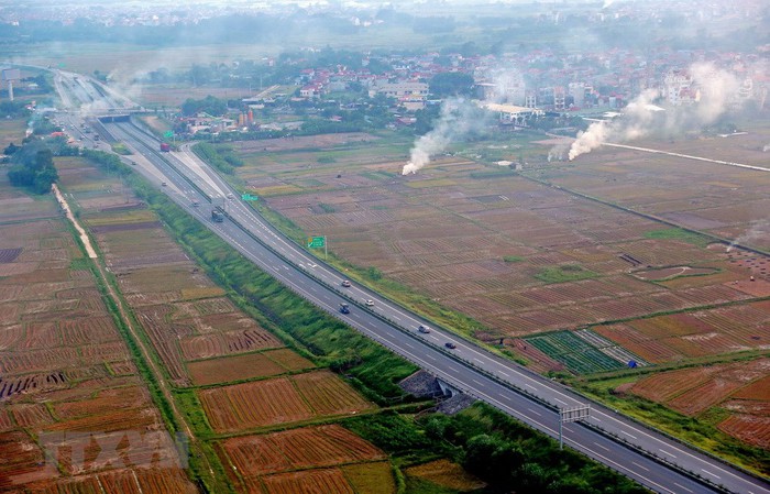 Đường cao tốc Nội Bài-Lào Cai, rút ngắn thời gian từ Thủ đô Hà Nội tới tỉnh Lào Cai từ 8 giờ đồng hồ xuống còn hơn 3 giờ. (Ảnh: Huy Hùng/TTXVN)