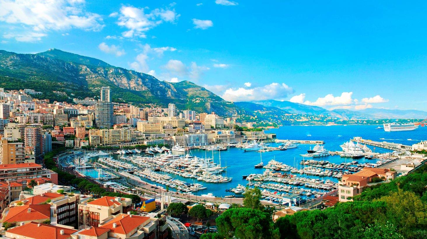 Monaco, công quốc nhỏ nằm ở vùng Địa Trung Hải, có ưu đãi thuế gần như bằng 0% cho người mua bất động sản.