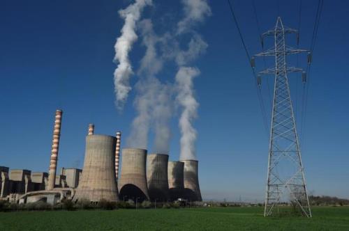 Trung Quốc và kế hoạch xoá sổ điện than. Ảnh: Reuters