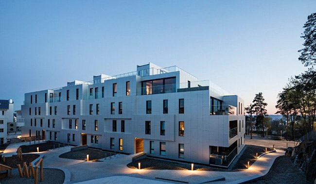 Tòa nhà Sæter Terrasse ở Oslo, Na Uy bao gồm 33 căn hộ, mỗi căn hộ đều có ban công, sân hiên hoặc khu vườn trên tầng mái. Cư dân có tầm nhìn ra vịnh hẹp của thành phố. Tòa nhà thiết kế đơn gian nhưng mang tính ứng dụng cao này được thiết kế bởi kiến trúc sư: A-LAB.