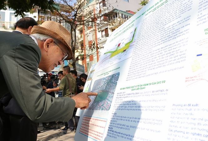 Bản vẽ quy hoạch tổng mặt bằng ga ngầm C9 - ga hồ Hoàn Kiếm được trưng bày để người dân tham quan, đóng góp ý kiến.