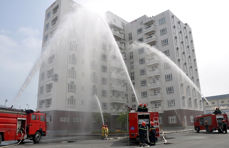 Tại các chung cư cao tầng luôn tiềm ẩn nguy cơ xảy ra cháy
