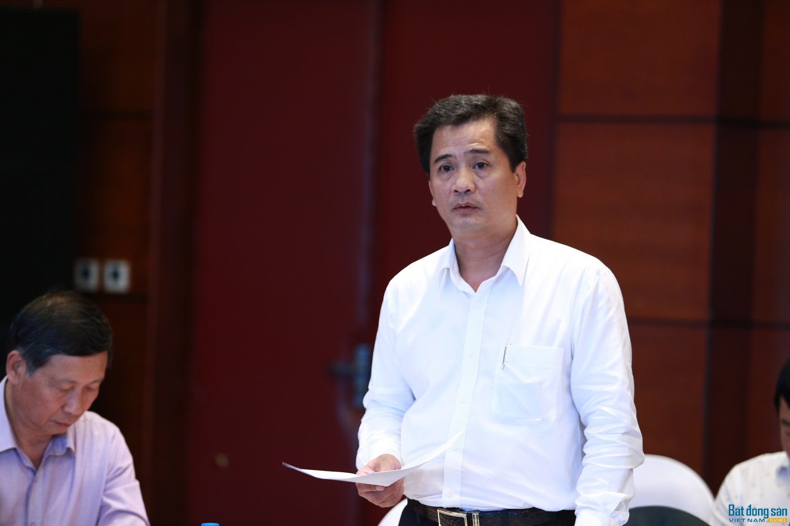 Ông Nguyễn Văn Đính báo cáo nội dung công tác chuẩn bị hậu cần
