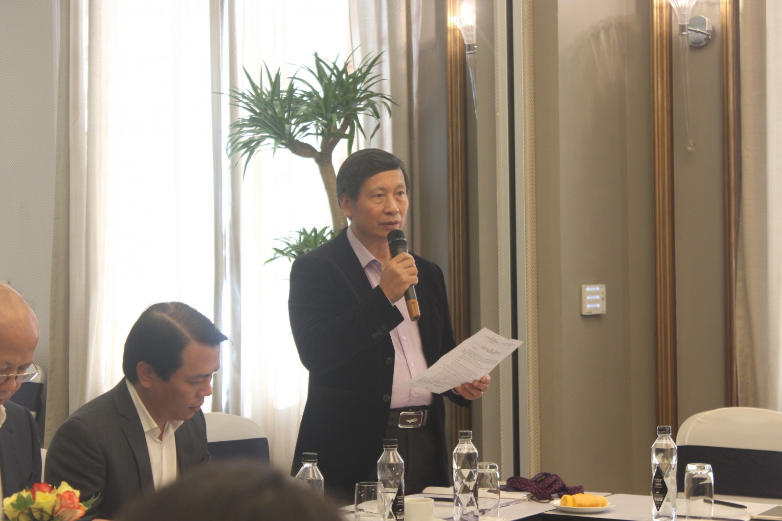 Tổng Thư ký VNREA Đỗ Viết Chiến báo cáo tại hội nghị