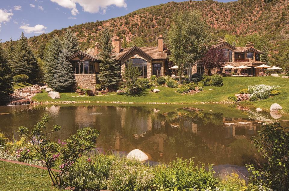 Woody Creek, bang Colorado
Trị giá: 25 triệu USD 
Giá trung bình khu vực: 6,65 triệu USD
Khu trang viên rộng hơn gần 7 ha này nằm vắt vẻo trên triền một ngọ đồi ngay giữa trung tâm vùng bình nguyên Roaring Fork có cảnh sắc tuyệt đẹp.