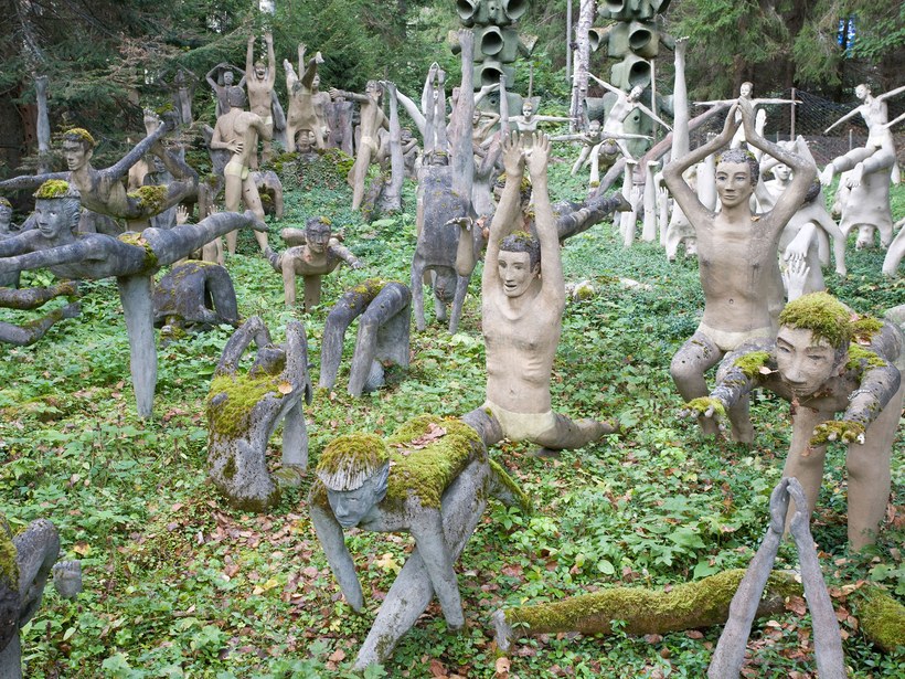 Những bức tượng của nghệ sĩ Veijo Rönkkönen