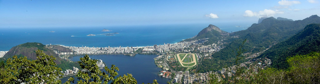 Rio de Janero, Brazil trở thành một trong những đô thị lớn nhất thế giới sau khi được xác nhập vào năm 1975