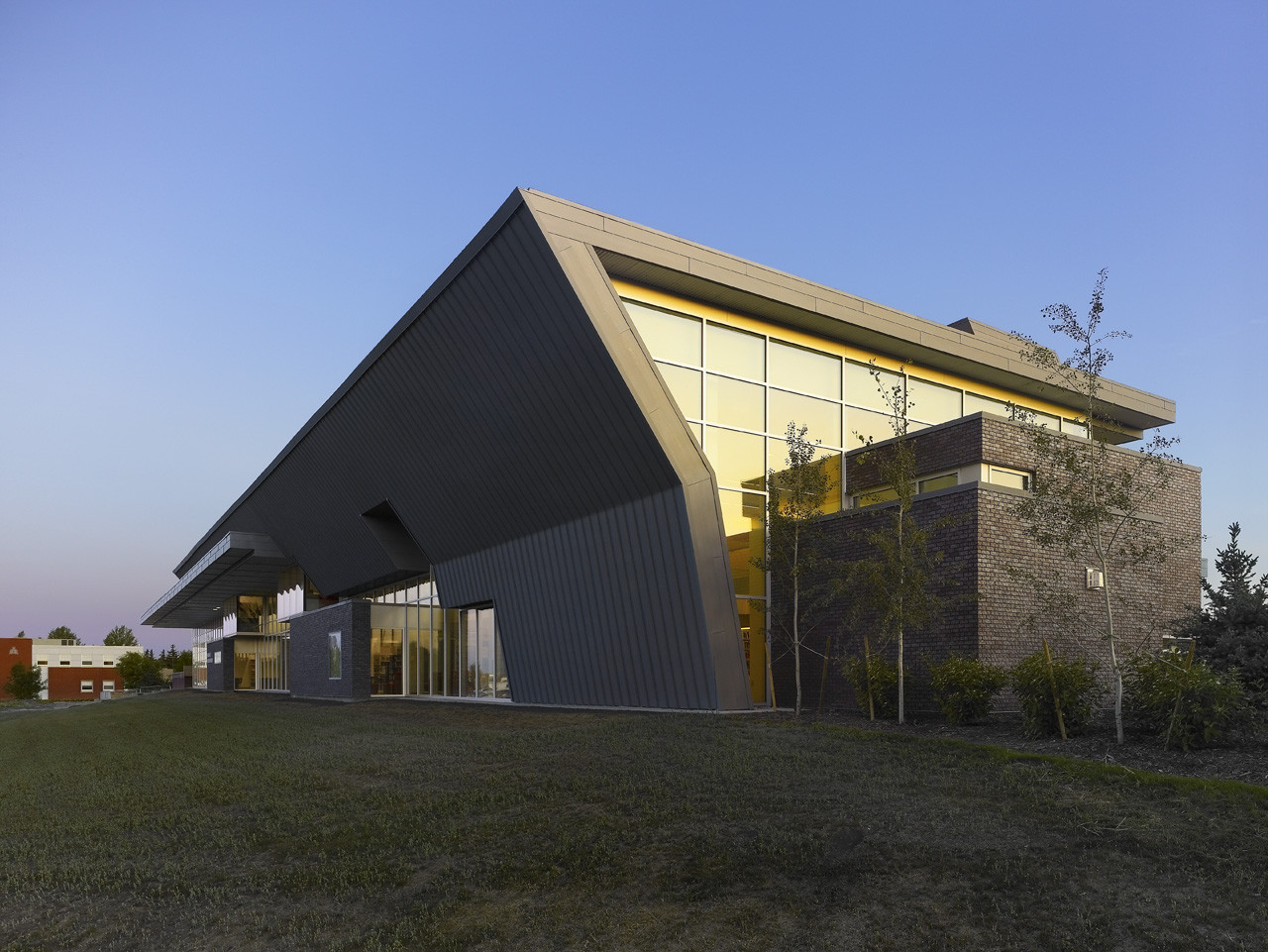 Montrose Cultural Centre / Teeple Architects