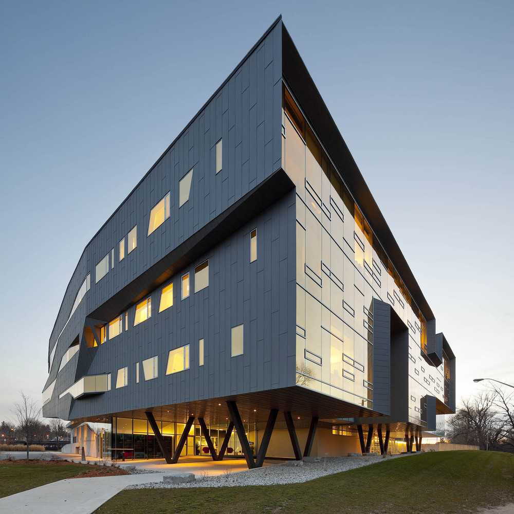 Stephen Hawking Centre at the Perimeter Institute for Theoretical Physics / Teeple Architects