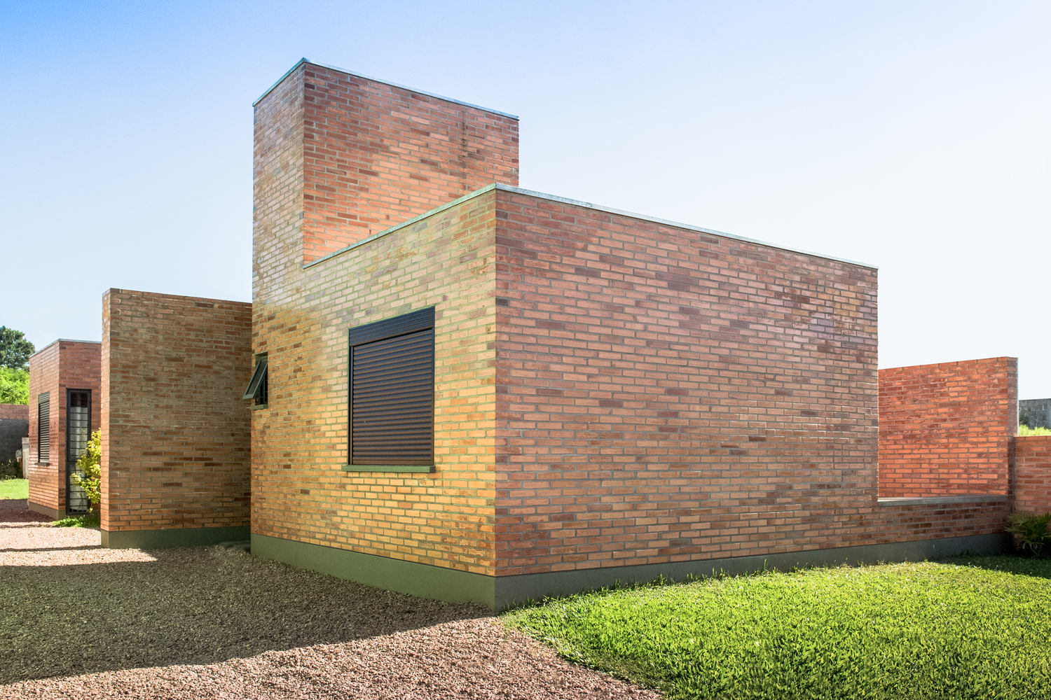 Gutter House / Núcleo de Arquitetura Experimental