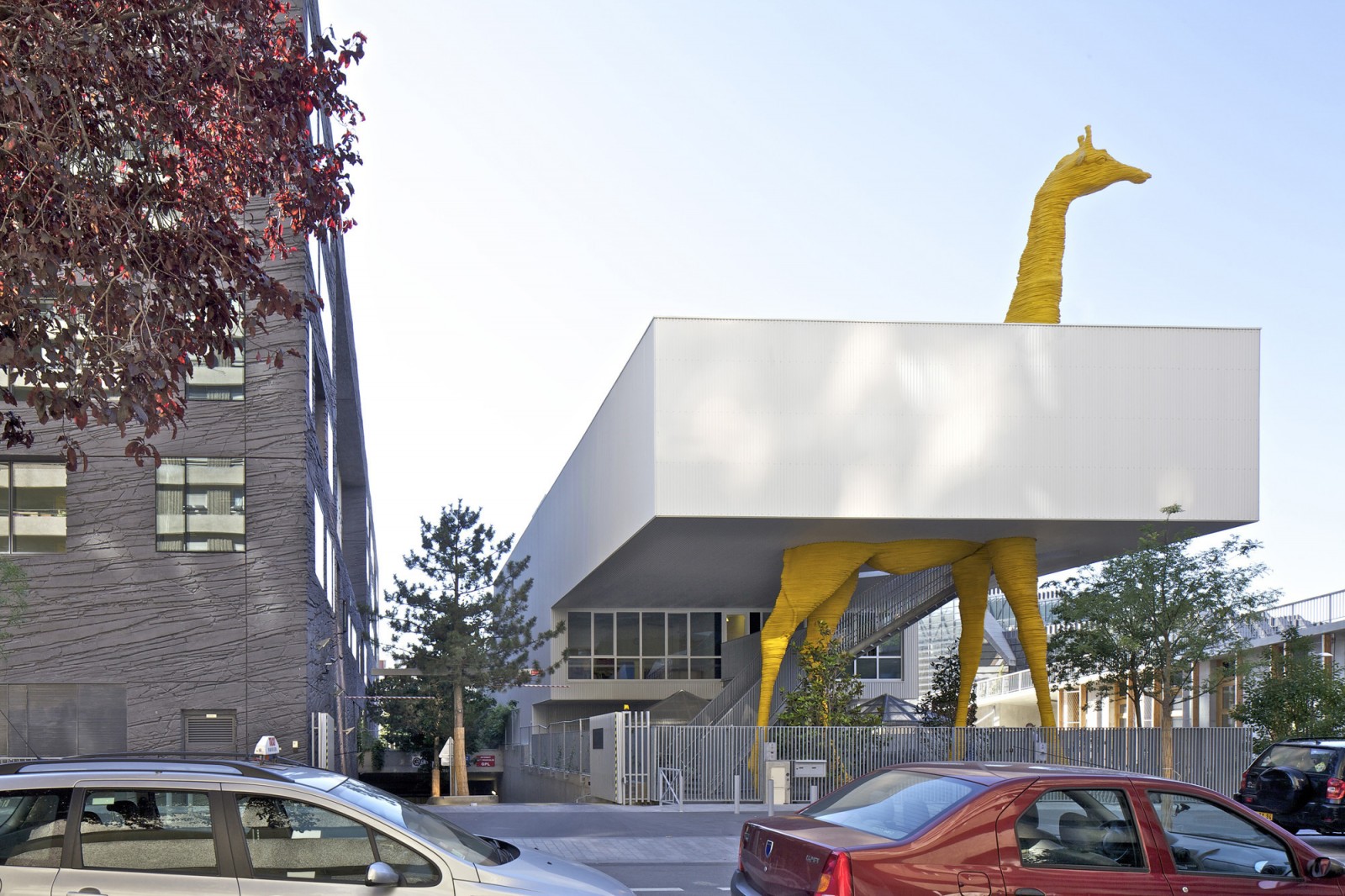 Giraffe Childcare Center / Hondelatte Laporte Architectes