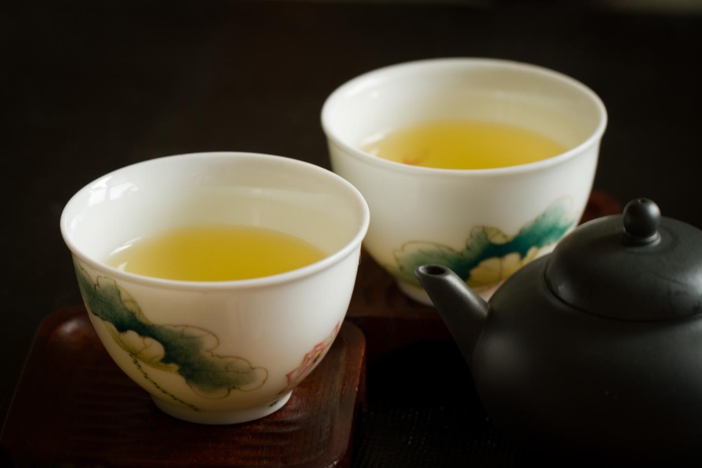 Uống trà, thú thưởng lãm tinh tế của người Việt.