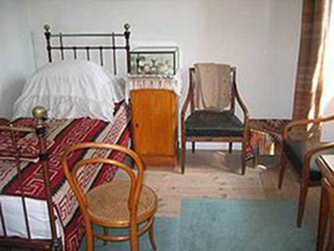 Căn phòng của Lev Tolstoy được phục chế nguyên vẻ xưa.