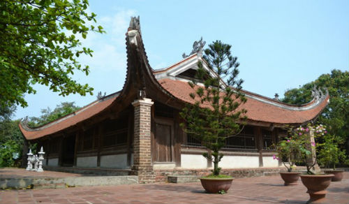 Đình làng chạm khắc biểu tượng Rồng - Tiên, đặc trung Văn hóa Việt.
