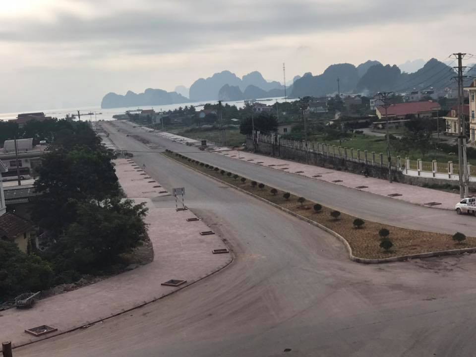 Nhiều nhà đầu tư Hà Nội đã đổ xô đến Vân Đồn để gom đất.