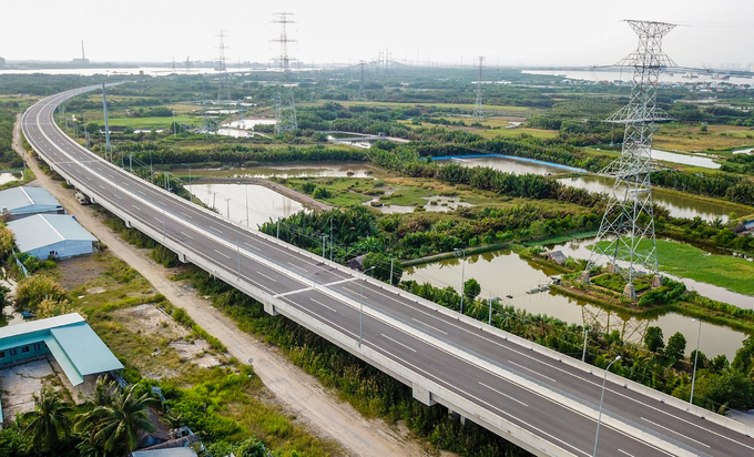 Nối giữa cầu Bình Khánh và Phước Khánh là đoạn cao tốc dài 4,7 km gồm cầu qua sông Chà và cầu cạn đi qua huyện Cần Giờ đã hoàn thành thi công từ tháng 8/2017. Đây là gói thầu 