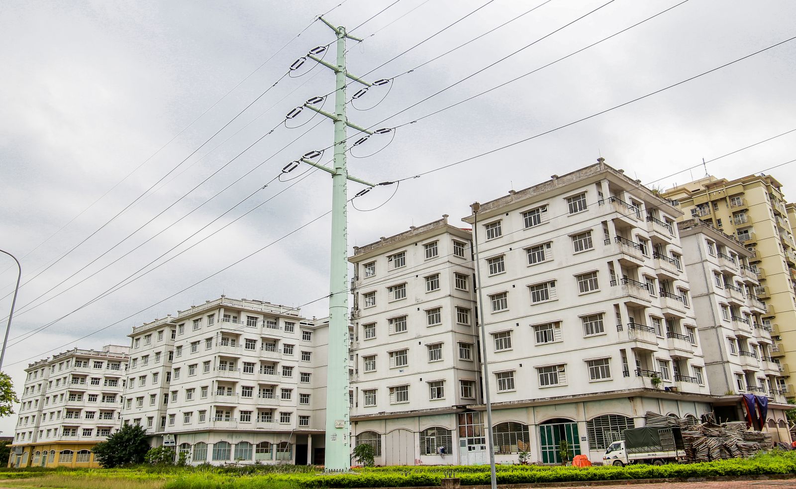 Dự án nhà tái định cư thuộc khu đô thị mới Sài Đồng được triển khai từ năm 2001 - 2006 với tổng số 150 căn hộ, nhằm mục đích tái định cư tại chỗ khi triển khai giải phóng mặt bằng, mở rộng tuyến phố Sài Đồng (Long Biên, Hà Nội).