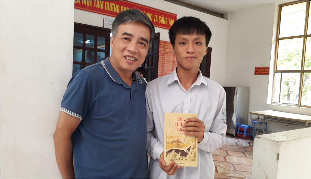 Vương Xuân Hoàng - Thủ khoa khối A toàn quốc và Nhà văn Trần Thanh Cảnh.