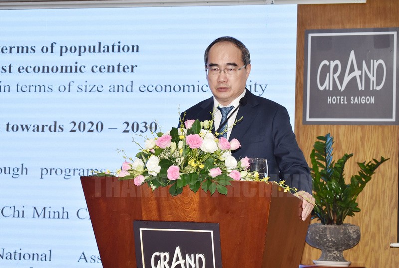 Bí thư Thành ủy TPHCM Nguyễn Thiện Nhân phát biểu tại hội thảo.