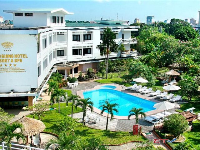 Công ty Du lịch Hương Giang sở hữu chuỗi khách sạn, khu nghỉ dưỡng hạng sang có vị trí “vàng” ở vùng đất cố đô.