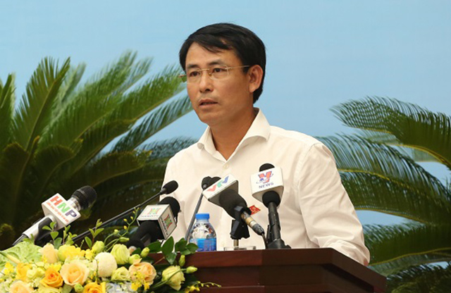 Giám đốc Sở TNMT Nguyễn Trọng Đông tại phiên giải trình.