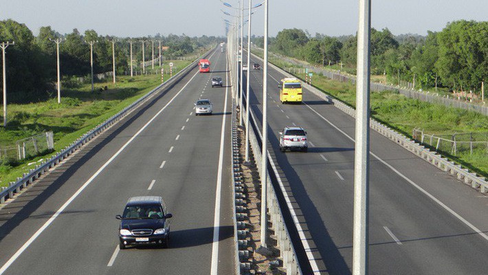 Chính phủ gửi báo cáo đến Quốc hội về dự án xây dựng một số đoạn đường bộ cao tốc trên tuyến Bắc - Nam phía Đông giai đoạn 2017 - 2020.