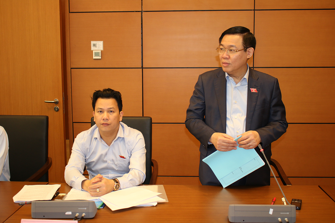 Phó Thủ tướng Vương Đình Huệ phát biểu tại buổi thảo luận.