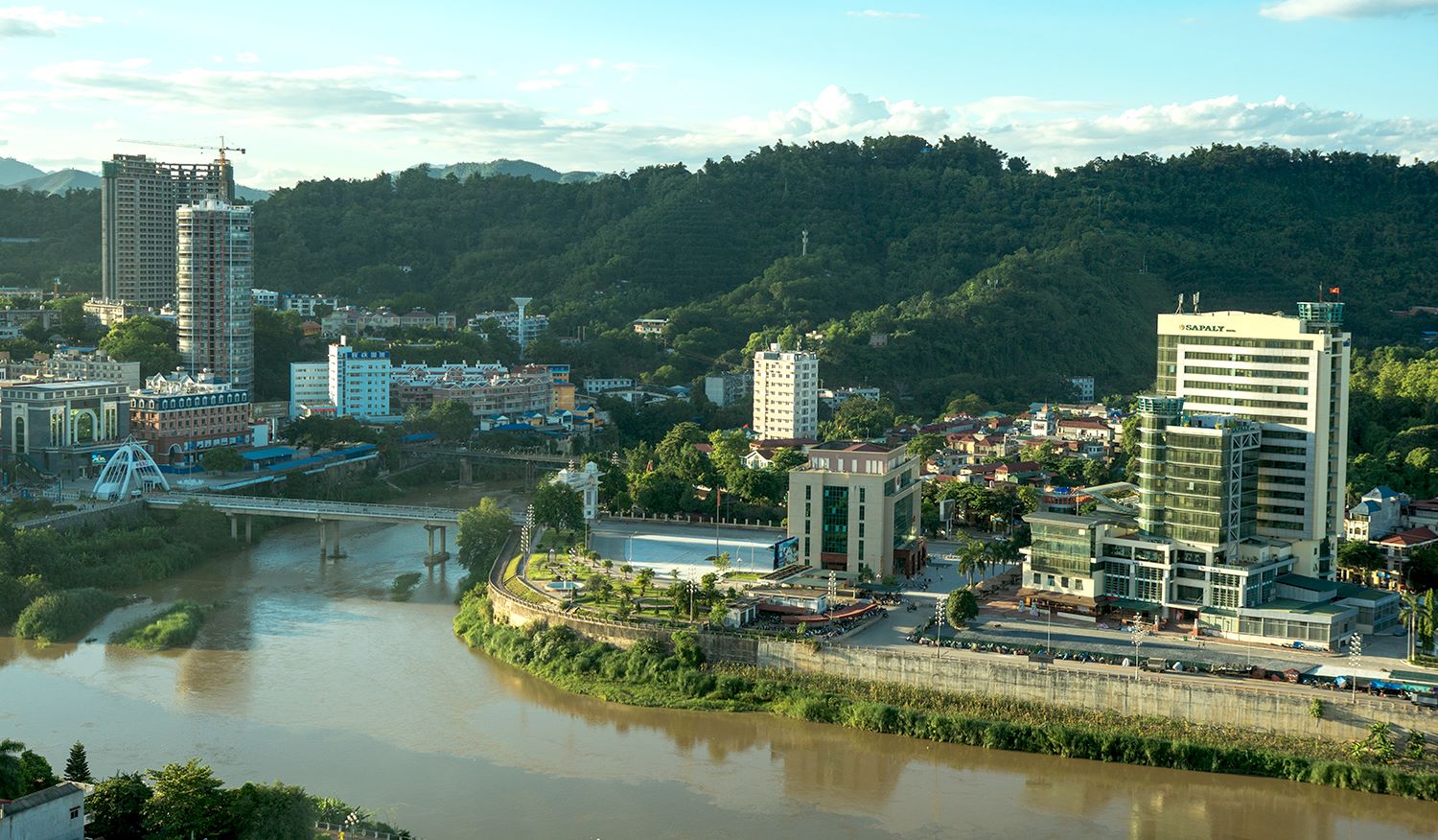 Một góc cửa khẩu quốc tế Lào Cai nằm trong Khu kinh tế cửa khẩu tỉnh Lào Cai.