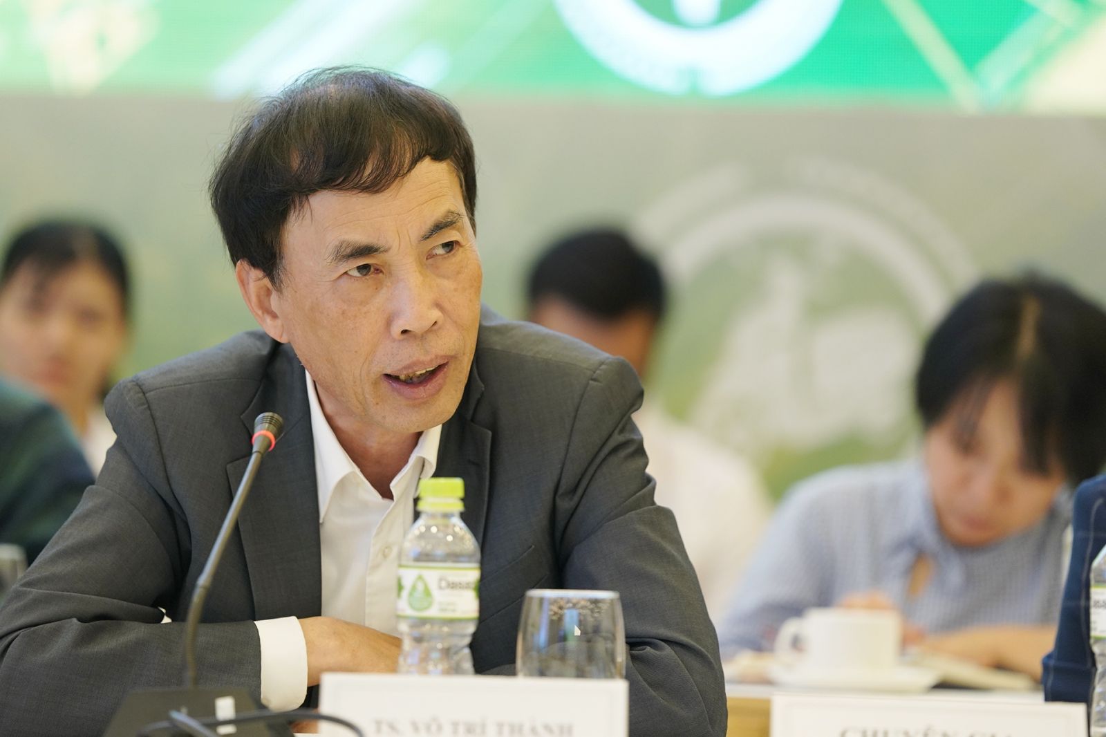 TS. Võ Trí Thành, chuyên gia kinh tế, nguyên Phó Viện trưởng Viện Nghiên cứu Quản lý Kinh tế Trung ương phát biểu tại hội thảo.