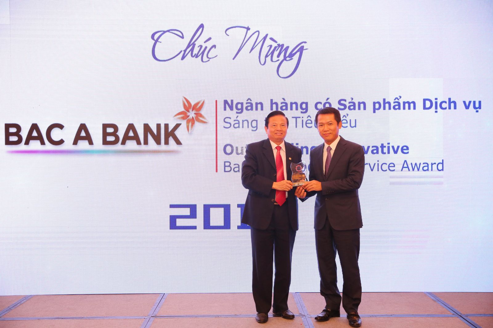 BAC A BANK được vinh danh trong hai hạng mục quan trọng của “Giải thưởng Ngân hàng tiêu biểu Việt Nam 2018 - Vietnam Outstanding Banking Awards 2018”.