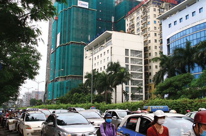 Cảnh tắc đường thường xuyên xuất hiện ở Hà Nội. Ảnh: Thành Nguyễn