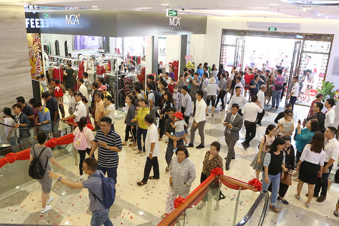 Vincom Plaza Tây Ninh đón hàng nghìn khách hàng ngay sau khi chính thức mở cửa