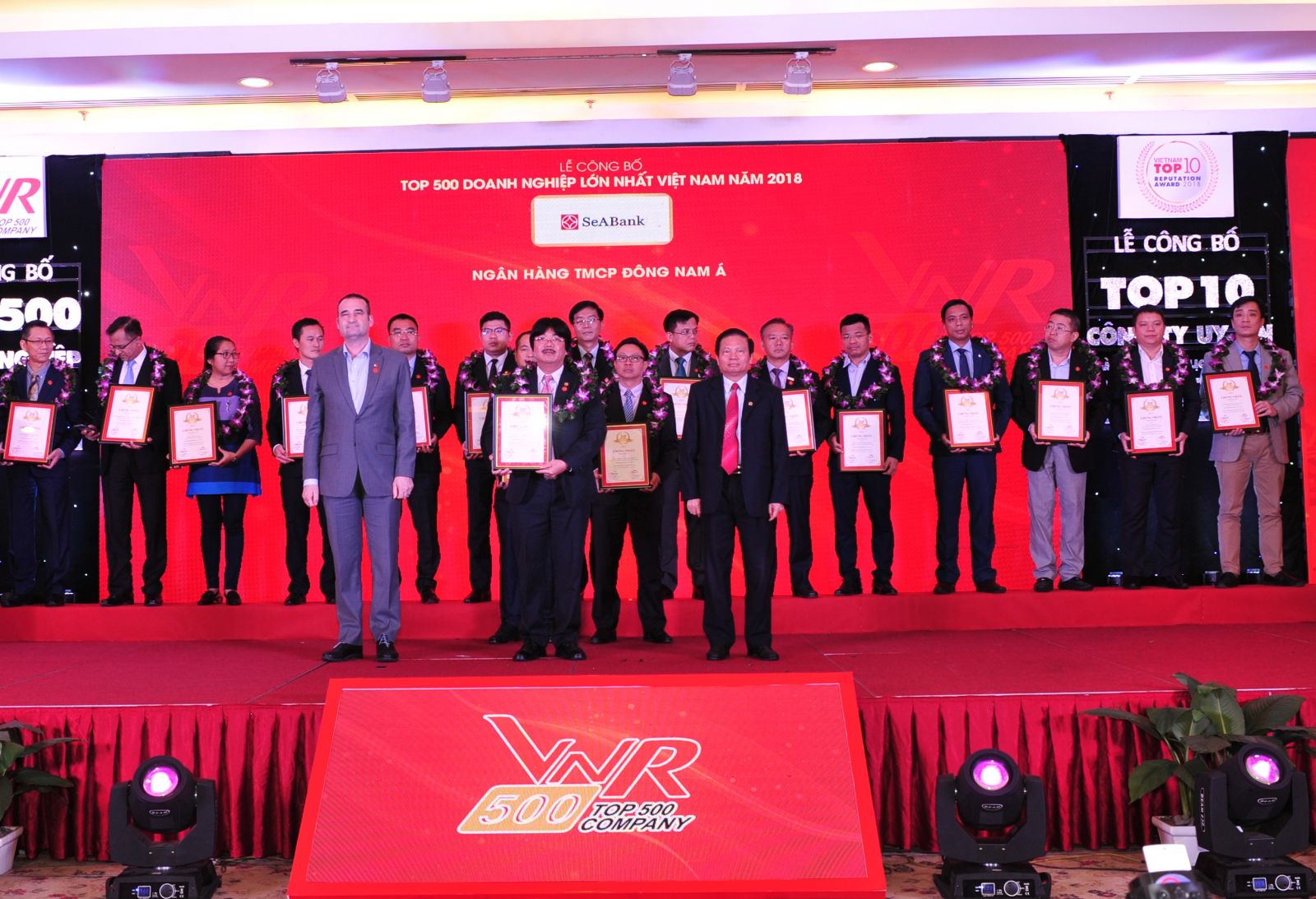 SeABank tiếp tục được vinh danh trong bảng xếp hạng “Top 500 doanh nghiệp lớn nhất Việt Nam”