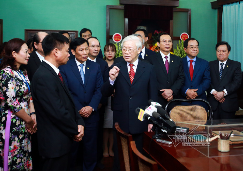 Tổng bí thư, Chủ tịch nước Nguyễn Phú Trọng nói về ý nghĩa của việc thắp hương tưởng niệm Chủ tịch Hồ Chí Minh. Ảnh: Phạm Hải