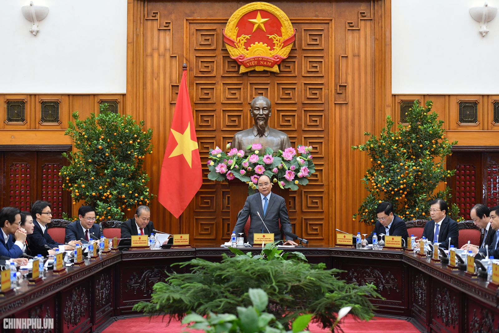 Thủ tướng Nguyễn Xuân Phúc phát biểu tại cuộc họp - Ảnh: VGP/Quang Hiếu 