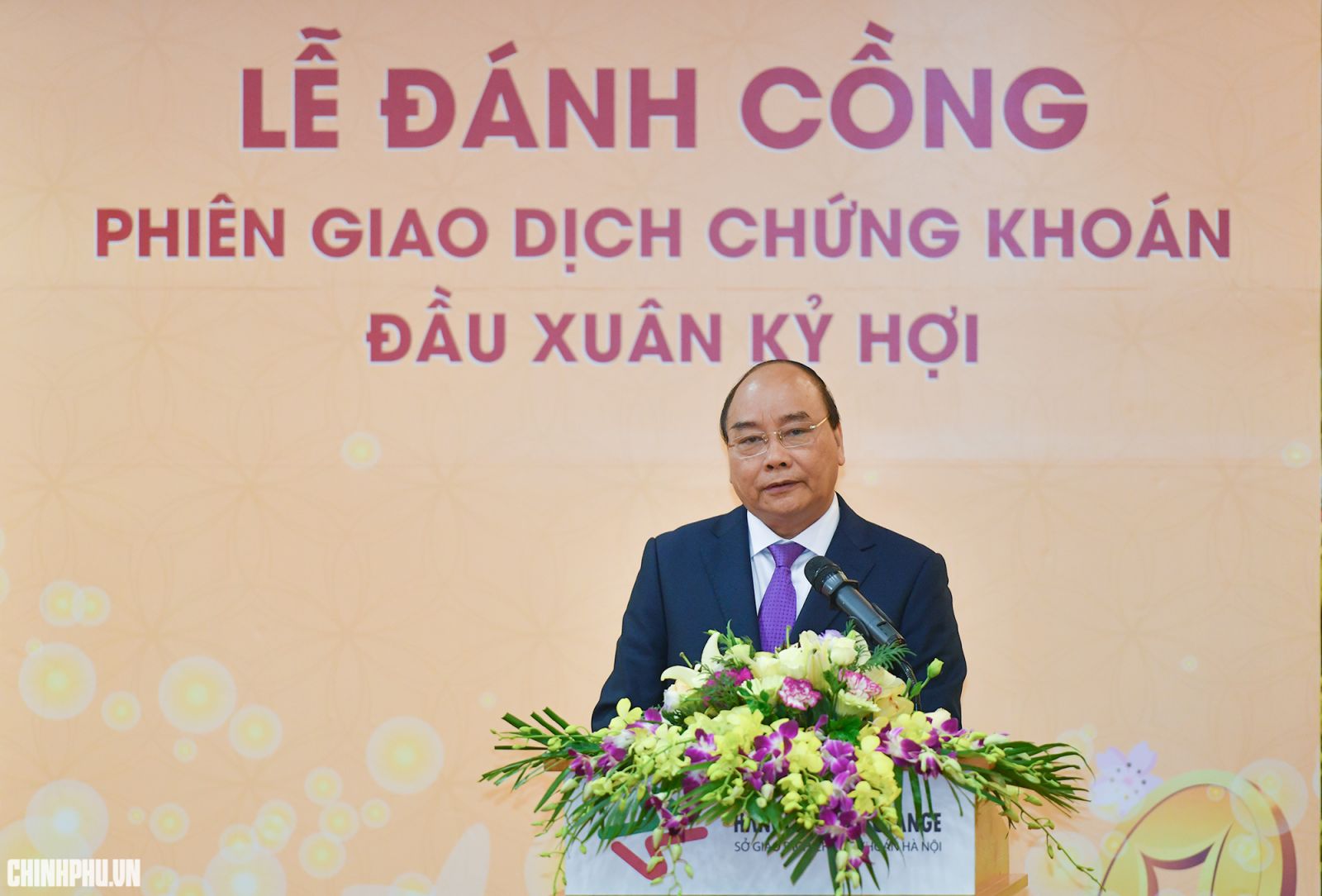 Thủ tướng Nguyễn Xuân Phúc phát biểu tại lễ khai trương hoạt động giao dịch chứng khoán đầu Xuân 2019. Ảnh: VGP/Quang Hiếu