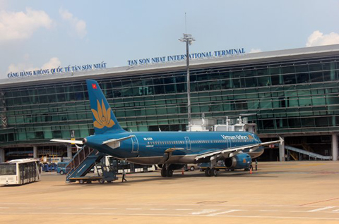 Quá tải trầm trọng, sân bay Tân Sơn Nhất cần sớm được mở rộng