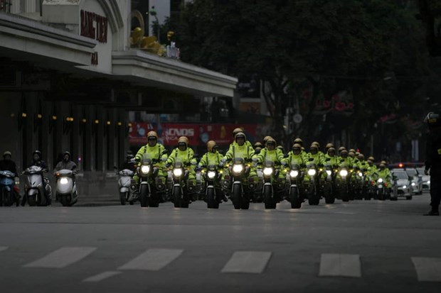 Để đảm bản an toàn, an ninh cho hội nghị, 100% quân số của Phòng Cảnh sát giao thông Công an thành phố Hà Nội đã được huy động cùng nhiều phương tiện hiện đại khác (Ảnh: D.H)