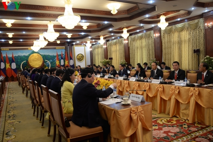 Sau lễ đón, Tổng Bí thư, Chủ tịch nước Nguyễn Phú Trọng đã có cuộc hội đàm với Tổng Bí thư, Chủ tịch nước Lào Bounhang Vorachith.