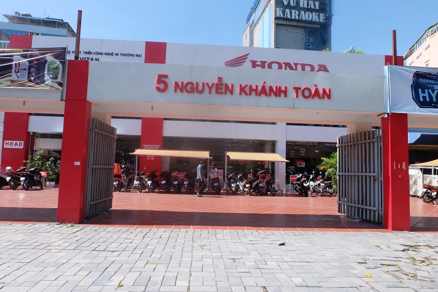 Cửa hàng Honda số 5 Nguyễn Khánh Toàn mở rộng cửa đón khách
