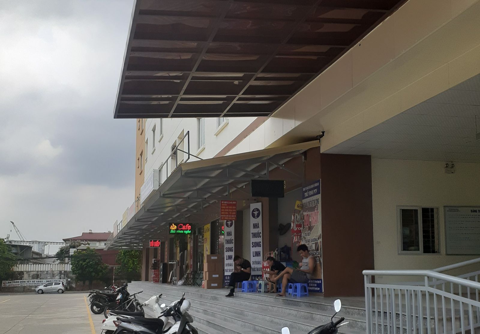 Công trình chung cư 21 tầng tại ngõ 83 Ngọc Hồi, phường Hoàng Liệt đã đưa vào sử dụng nhiều tháng qua và hiện hơn 100 hộ dân vào ở. (Ảnh: Hà Cường)