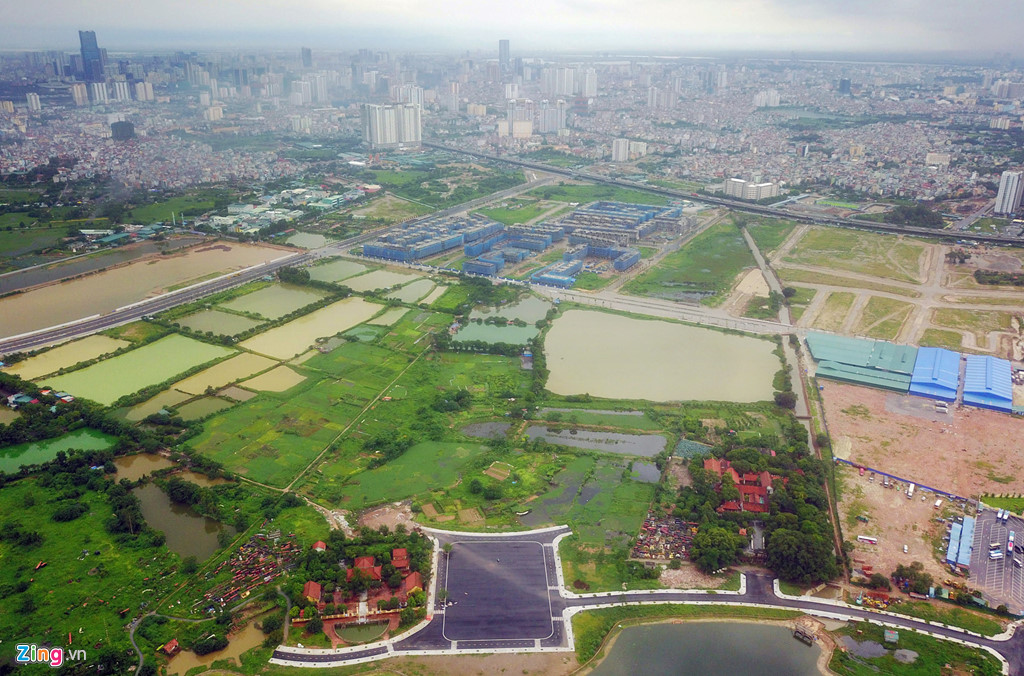 Sau khi đầu tư dự án đường quanh khu tưởng niệm danh nhân Chu Văn An, Bitexco được đổi lấy khu đất rộng lớn ngay bên cạnh. Ảnh: Tiến Tuấn.