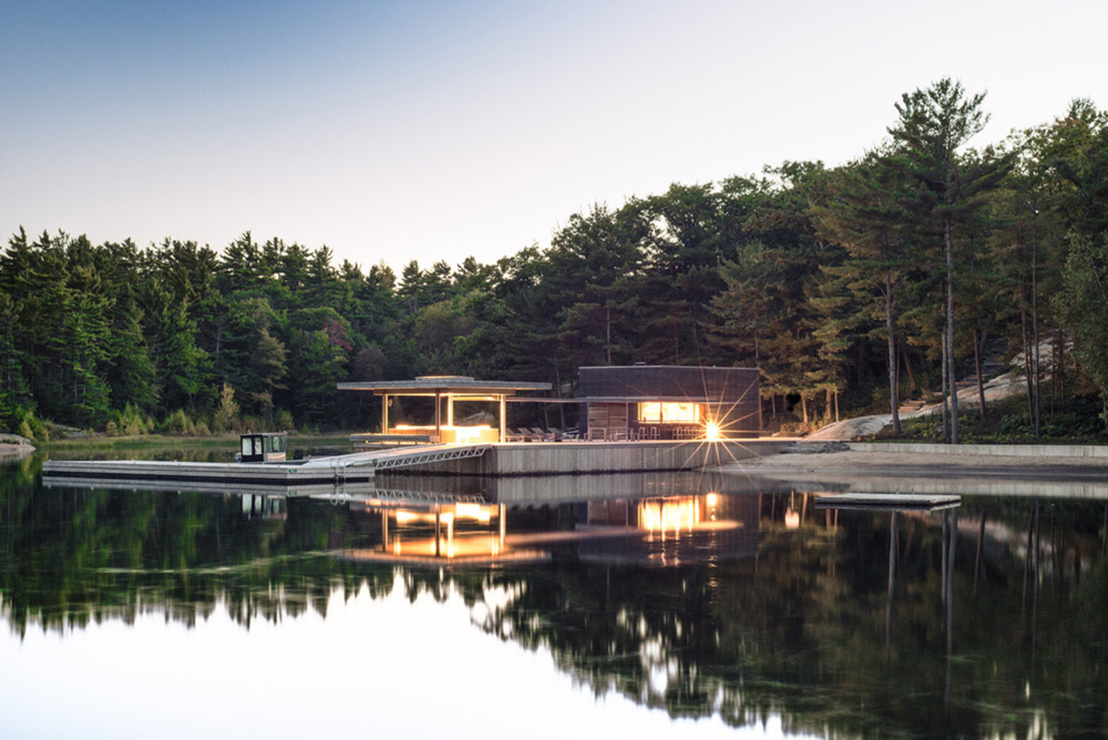 Modern Boathouse / Weiss Architecture & Urbanism Limited