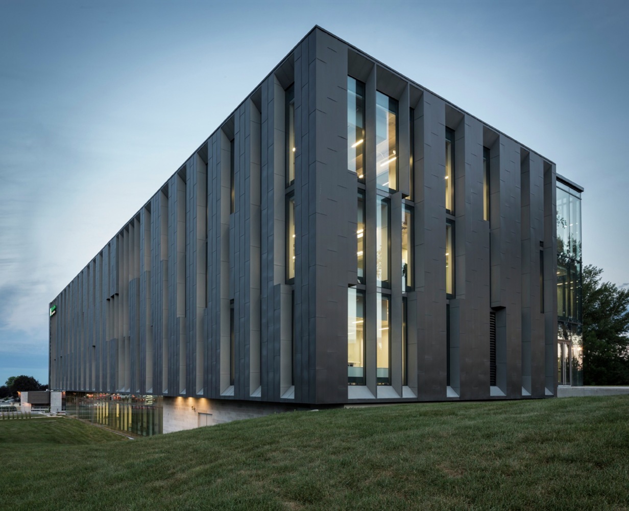 Desjardins Group Head Office / ABCP architecture + Anne Carrier Architectes