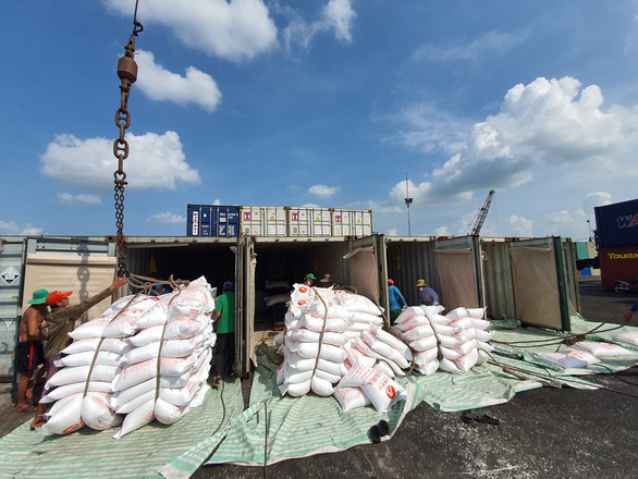 Điều hành xuất khẩu gạo: Bộ Công Thương “dồn” Hải quan vào thế khó?