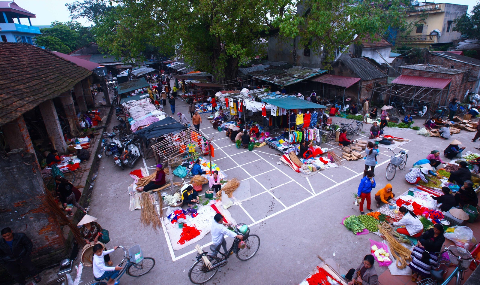 Chợ Chuông: “Vương quốc nón lá” đẹp nức tiếng đồng bằng Bắc Bộ