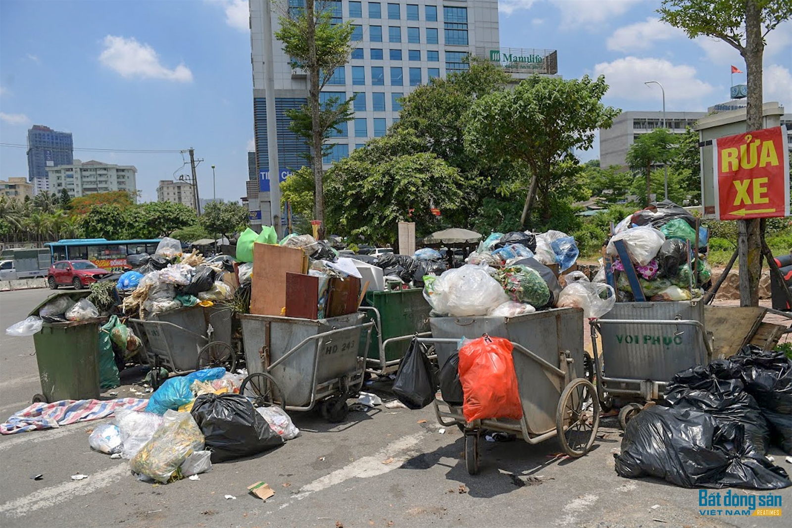 Quản lý rác thải đô thị ở Hà Nội, bất lực chăng?