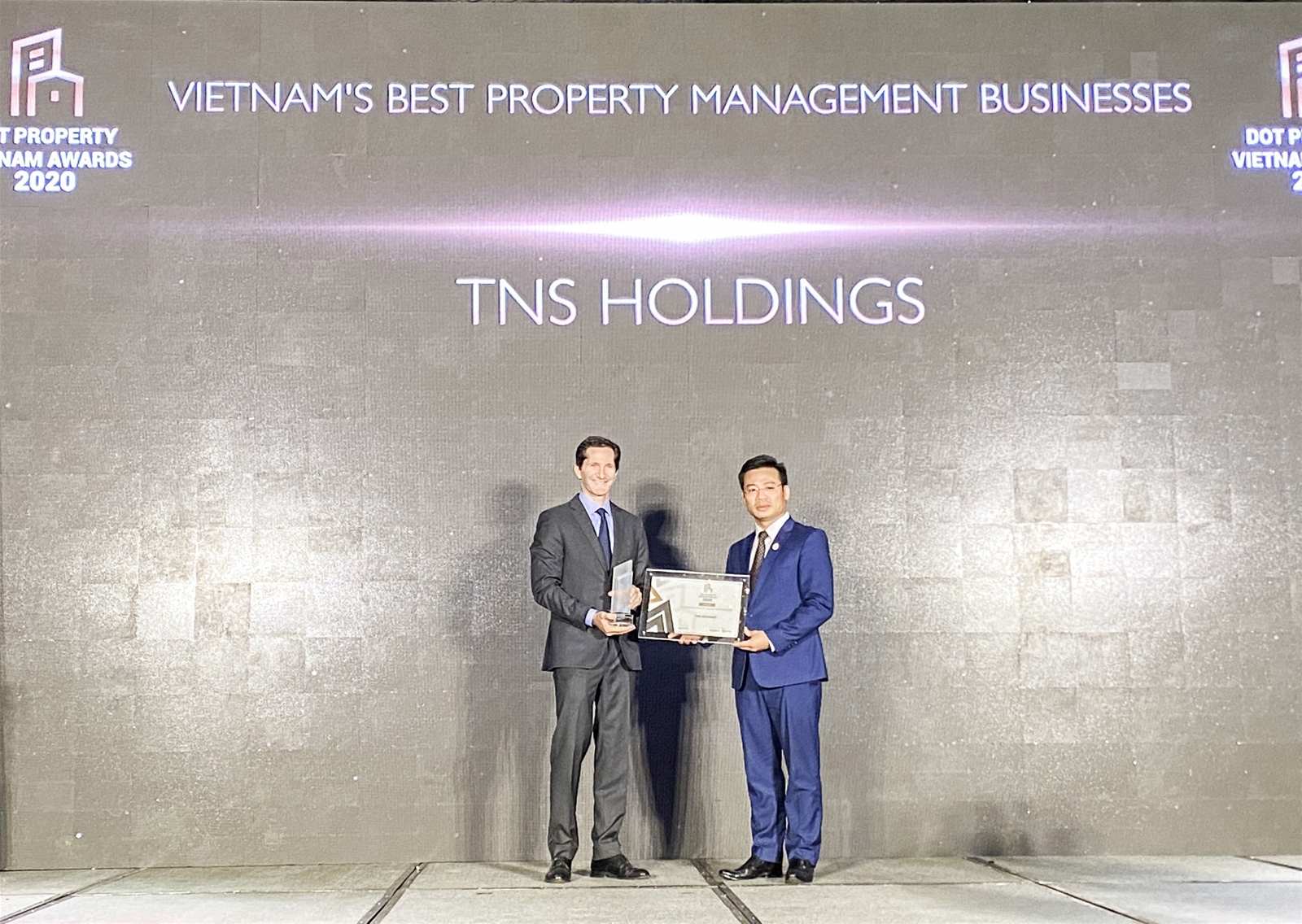 TNS Holdings nhận giải thưởng đơn vị quản lý dịch vụ BĐS tốt nhất Việt Nam 2020